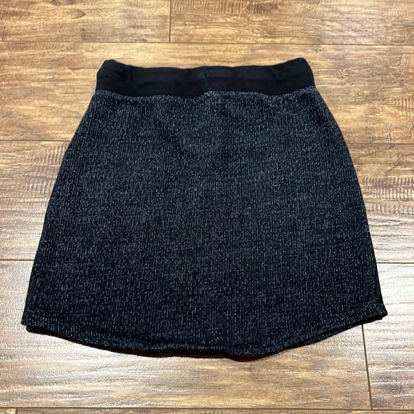Roots black skirt sweatpant material - Picture 8 of 10